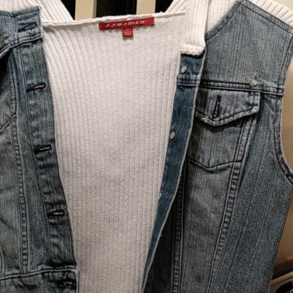 Low cut jacket